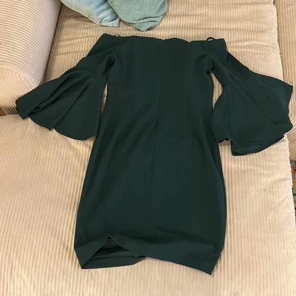 Green Calvin Klein off the shoulder Cocktail Dress - Picture 2 of 3